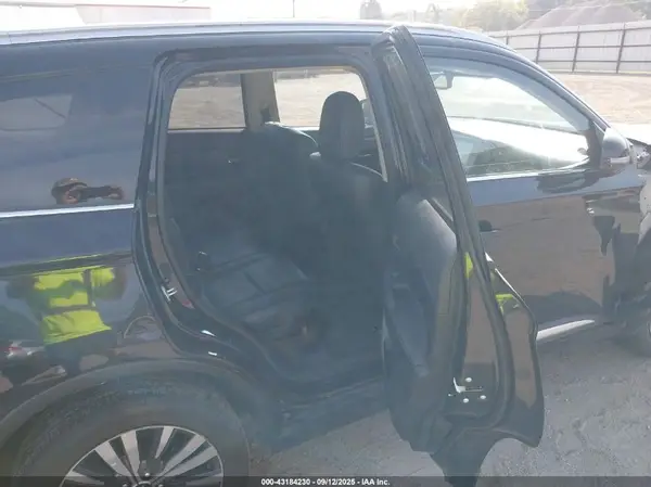 JA4AZ3A36LZ028898 2020 MITSUBISHI OUTLANDER - Image 8