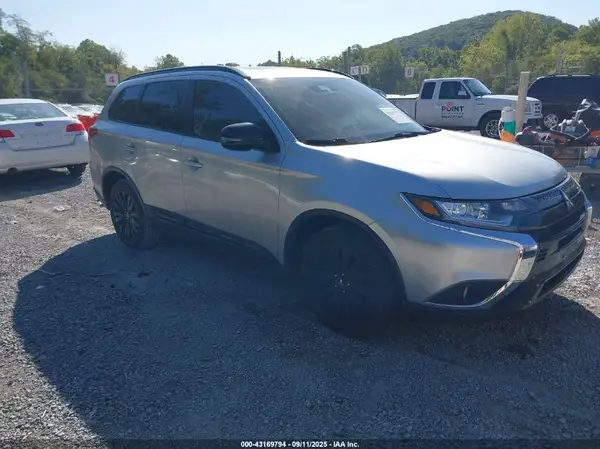 JA4AZ3A36LZ030859 2020 MITSUBISHI OUTLANDER - Image 1