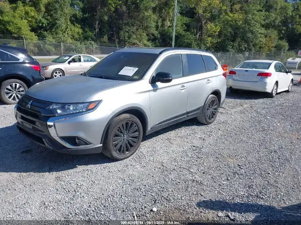 JA4AZ3A36LZ030859 2020 MITSUBISHI OUTLANDER - Image 2