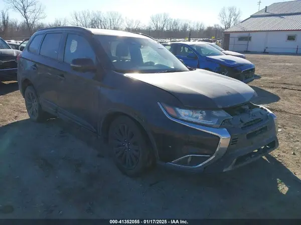 JA4AZ3A36LZ031803 2020 MITSUBISHI OUTLANDER - Image 1