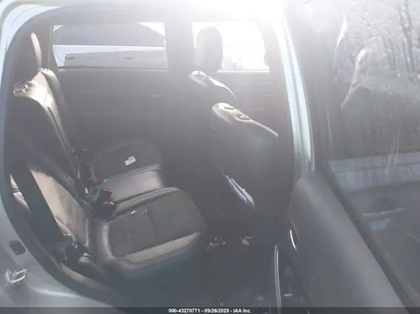 JA4AZ3A36LZ032045 2020 MITSUBISHI OUTLANDER - Image 8