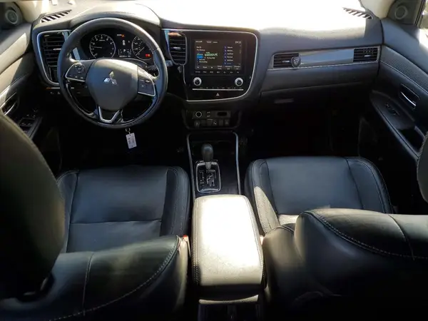 JA4AZ3A36LZ035141 2020 MITSUBISHI OUTLANDER - Image 8