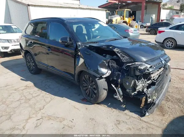 JA4AZ3A36LZ040646 2020 MITSUBISHI OUTLANDER - Image 1