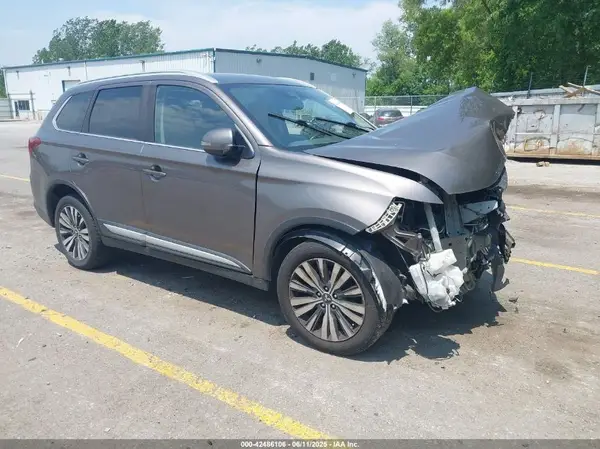 JA4AZ3A36LZ042543 2020 MITSUBISHI OUTLANDER - Image 1
