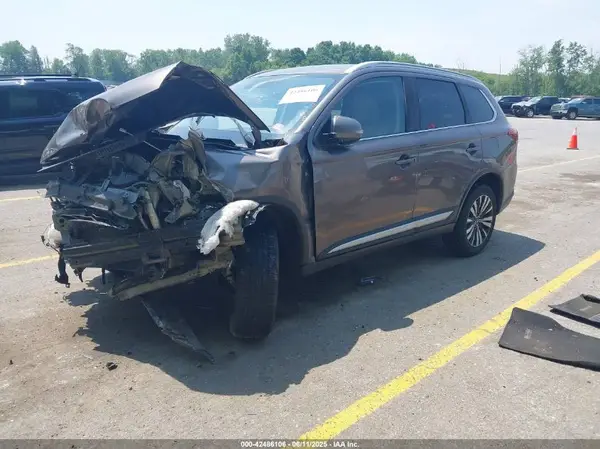 JA4AZ3A36LZ042543 2020 MITSUBISHI OUTLANDER - Image 2