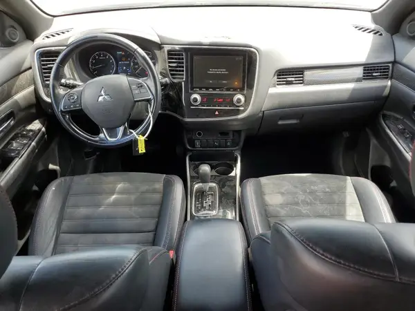 JA4AZ3A36LZ043384 2020 MITSUBISHI OUTLANDER - Image 8