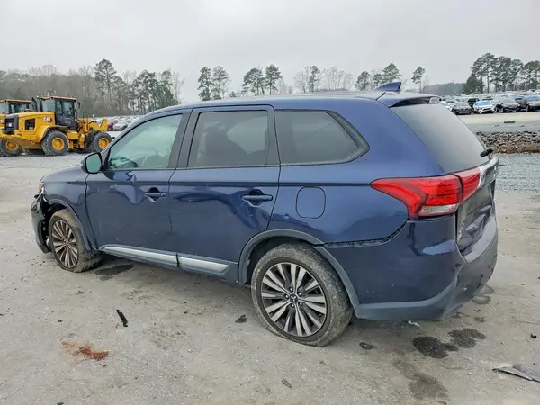 JA4AZ3A36LZ043868 2020 MITSUBISHI OUTLANDER - Image 2