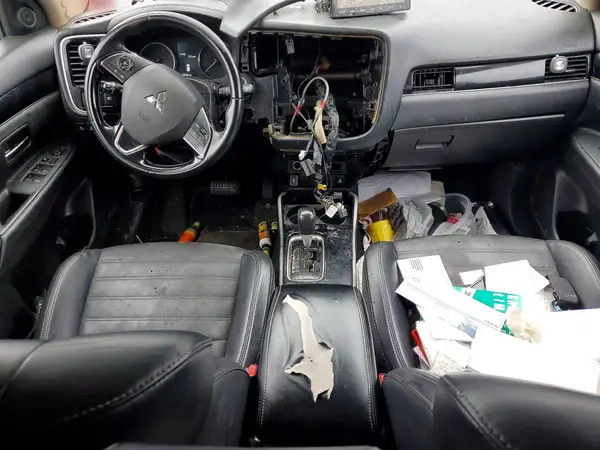 JA4AZ3A36LZ043868 2020 MITSUBISHI OUTLANDER - Image 8