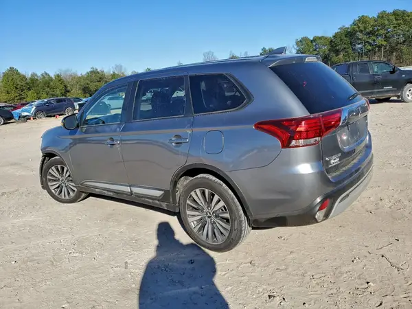 JA4AZ3A36LZ044356 2020 MITSUBISHI OUTLANDER - Image 2