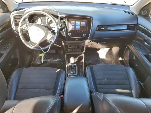 JA4AZ3A36LZ044356 2020 MITSUBISHI OUTLANDER - Image 8
