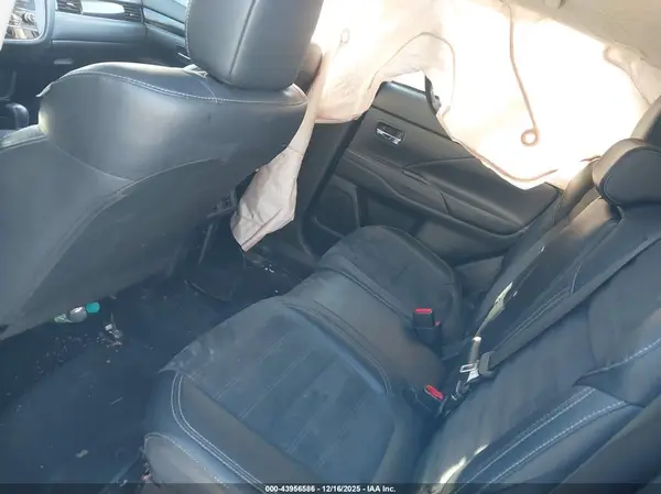 JA4AZ3A36LZ045751 2020 MITSUBISHI OUTLANDER - Image 8