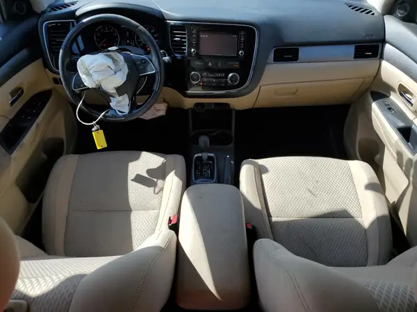 JA4AZ3A37GZ001263 2016 MITSUBISHI OUTLANDER - Image 8
