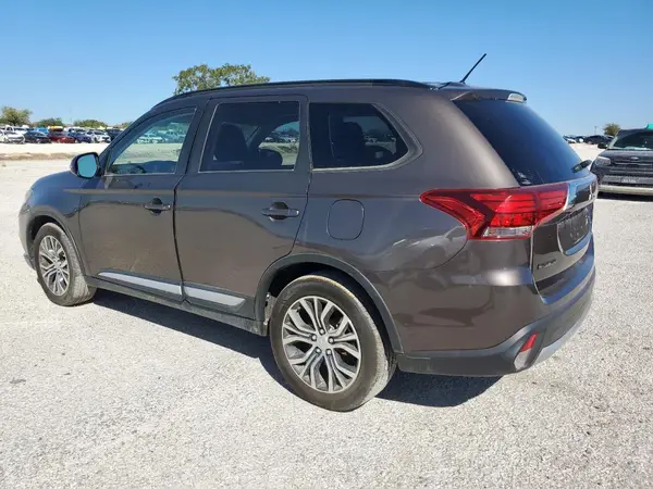 JA4AZ3A37GZ002171 2016 MITSUBISHI OUTLANDER - Image 2