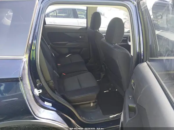 JA4AZ3A37GZ002476 2016 MITSUBISHI OUTLANDER - Image 8