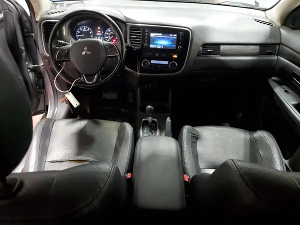 JA4AZ3A37GZ002932 2016 MITSUBISHI OUTLANDER - Image 8