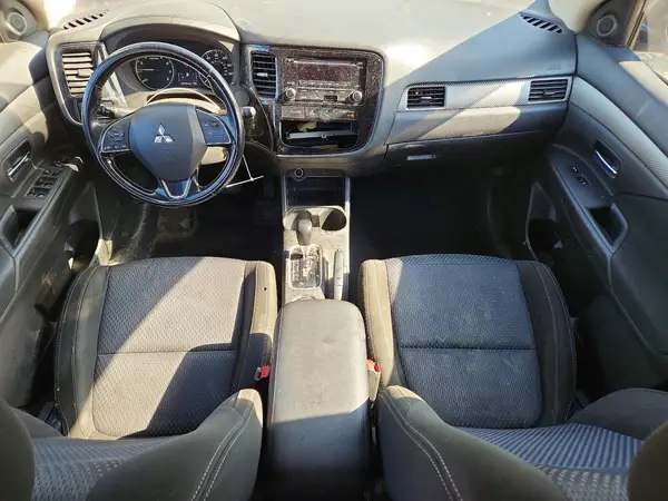 JA4AZ3A37GZ018838 2016 MITSUBISHI OUTLANDER - Image 8