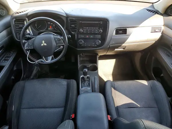 JA4AZ3A37GZ020539 2016 MITSUBISHI OUTLANDER - Image 8