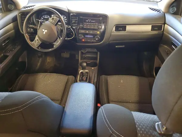 JA4AZ3A37GZ028396 2016 MITSUBISHI OUTLANDER - Image 8