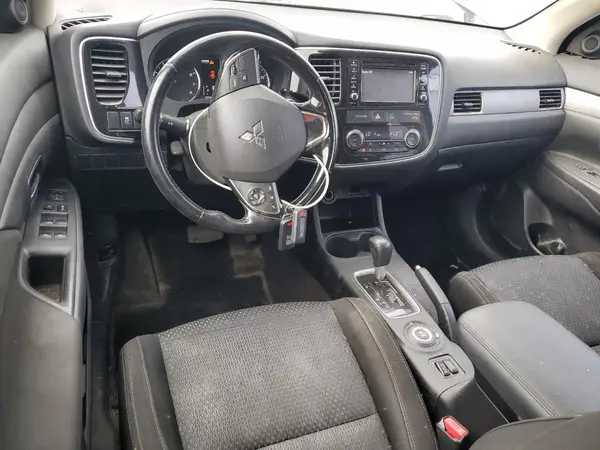 JA4AZ3A37GZ036482 2016 MITSUBISHI OUTLANDER - Image 8
