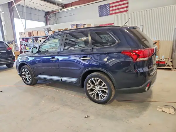 JA4AZ3A37GZ038832 2016 MITSUBISHI OUTLANDER - Image 2