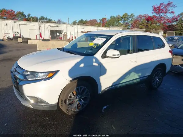 JA4AZ3A37GZ042637 2016 MITSUBISHI OUTLANDER - Image 2