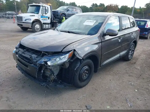 JA4AZ3A37GZ044260 2016 MITSUBISHI OUTLANDER - Image 2