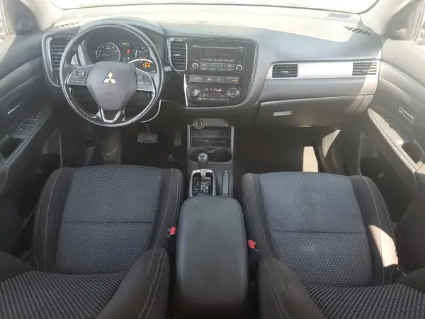 JA4AZ3A37GZ047739 2016 MITSUBISHI OUTLANDER - Image 8