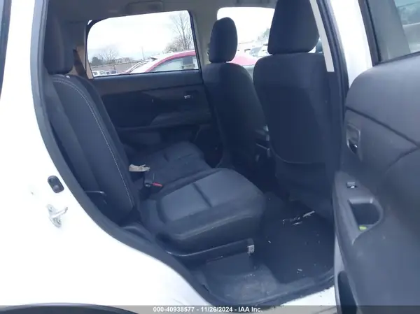 JA4AZ3A37GZ049586 2016 MITSUBISHI OUTLANDER - Image 8