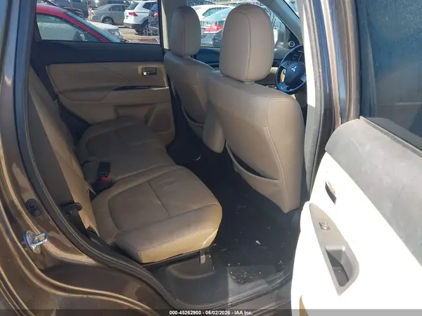 JA4AZ3A37GZ058126 2016 MITSUBISHI OUTLANDER - Image 8