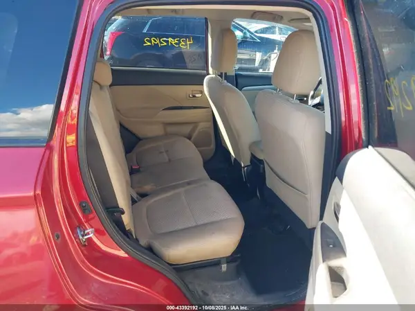 JA4AZ3A37GZ060653 2016 MITSUBISHI OUTLANDER - Image 8