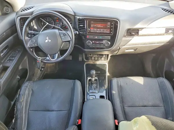 JA4AZ3A37HZ003273 2017 MITSUBISHI OUTLANDER - Image 8