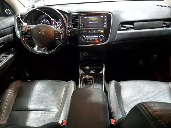 JA4AZ3A37HZ003502 2017 MITSUBISHI OUTLANDER - Image 8
