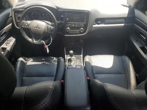 JA4AZ3A37HZ009865 2017 MITSUBISHI OUTLANDER - Image 8