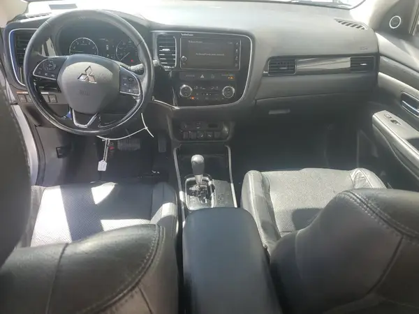 JA4AZ3A37HZ018968 2017 MITSUBISHI OUTLANDER - Image 8