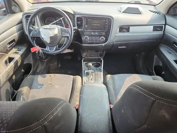 JA4AZ3A37HZ036029 2017 MITSUBISHI OUTLANDER - Image 8