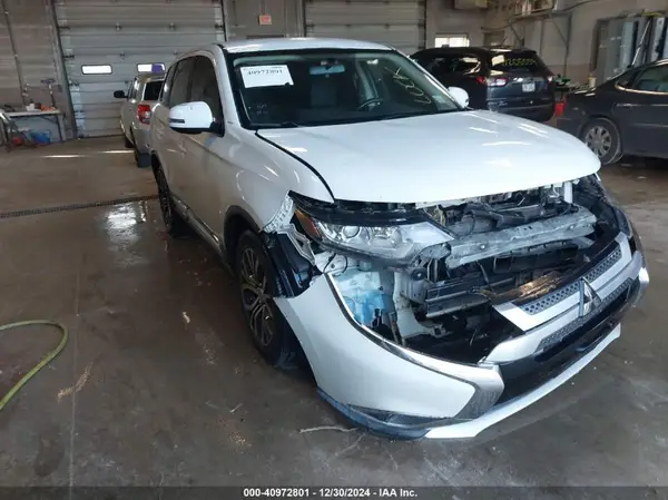 JA4AZ3A37HZ039187 2017 MITSUBISHI OUTLANDER - Image 1