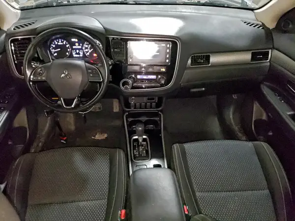 JA4AZ3A37HZ045748 2017 MITSUBISHI OUTLANDER - Image 8