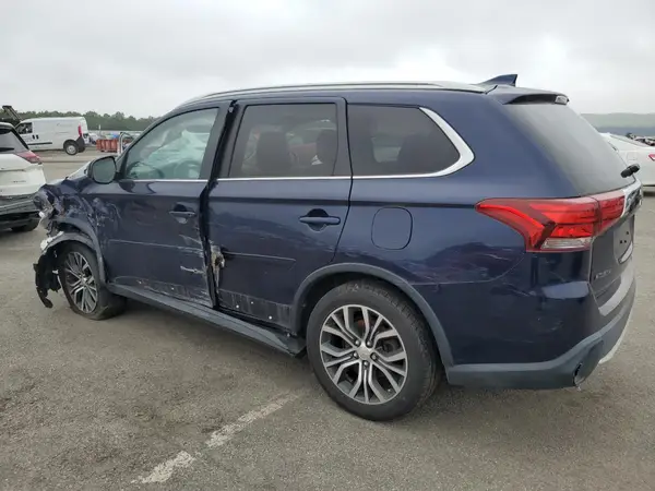 JA4AZ3A37HZ050108 2017 MITSUBISHI OUTLANDER - Image 2