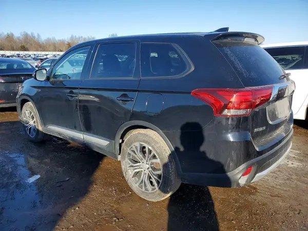 JA4AZ3A37HZ056684 2017 MITSUBISHI OUTLANDER - Image 2