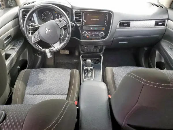 JA4AZ3A37HZ059679 2017 MITSUBISHI OUTLANDER - Image 8