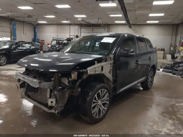 JA4AZ3A37HZ066454 2017 MITSUBISHI OUTLANDER - Image 2