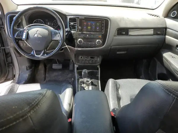 JA4AZ3A37JJ000393 2018 MITSUBISHI OUTLANDER - Image 8