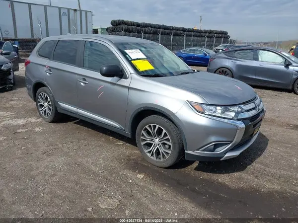 JA4AZ3A37JJ002127 2018 MITSUBISHI OUTLANDER - Image 1