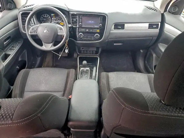 JA4AZ3A37JJ002256 2018 MITSUBISHI OUTLANDER - Image 8