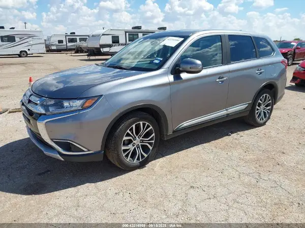 JA4AZ3A37JJ003553 2018 MITSUBISHI OUTLANDER - Image 2