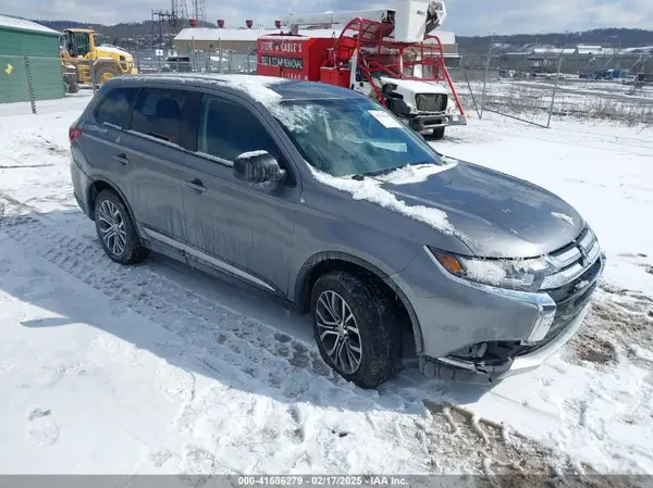 JA4AZ3A37JJ005092 2018 MITSUBISHI OUTLANDER - Image 1