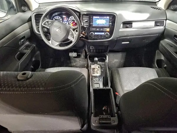 JA4AZ3A37JJ005609 2018 MITSUBISHI OUTLANDER - Image 8