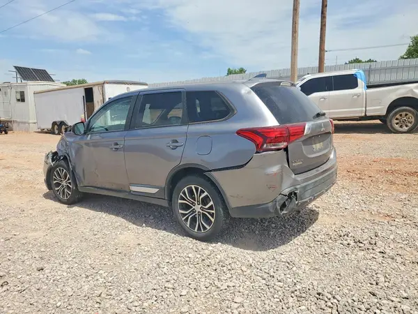 JA4AZ3A37JJ006131 2018 MITSUBISHI OUTLANDER - Image 2