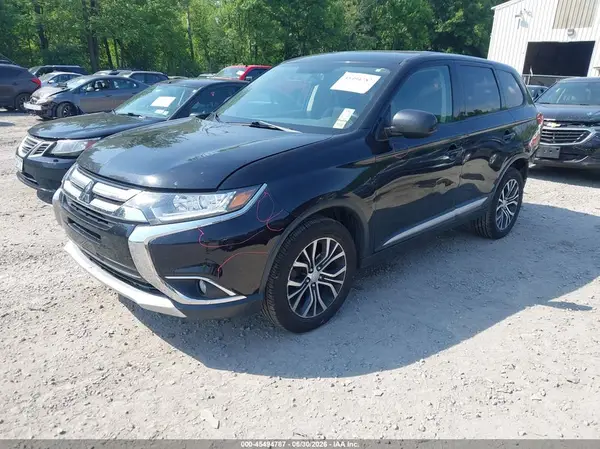 JA4AZ3A37JJ006310 2018 MITSUBISHI OUTLANDER - Image 2