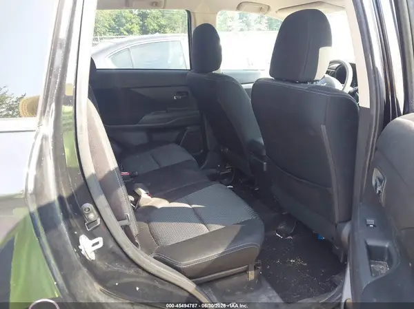 JA4AZ3A37JJ006310 2018 MITSUBISHI OUTLANDER - Image 8